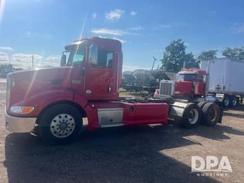Main image Peterbilt 384
